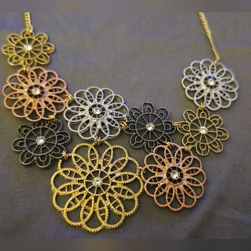 Retired NWT Park Lane Petals Necklace